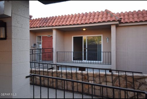 b12-252 Shadow Mountain Dr, El Paso, TX, 79912-4722 | Card Image