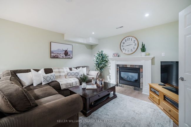 1044 Swiss Hts, House other with 4 bedrooms, 5 bathrooms and 4 parking in Oshawa ON | Image 32