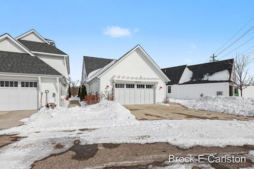 946 Boardwalk Cove Dr, Muskegon, MI, 49441-2213 | Card Image