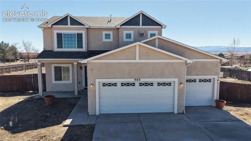 980 W El Nido Dr, Pueblo, CO, 81007-2068 | Card Image