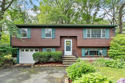 25 Cushing St, Salisbury, MA, 01952-1916 | Card Image