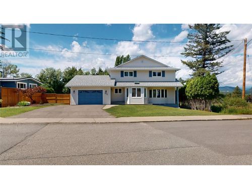 717 27th Avenue S, Cranbrook, BC, V1C3J6 | Card Image