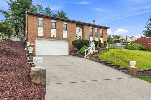 2304 Vermont Ave, West Mifflin, PA, 15122-3643 | Card Image