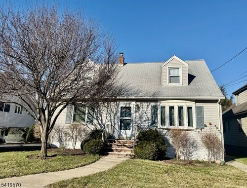 689 Linden Ave, Ridgefield, NJ, 07657-1210 | Card Image