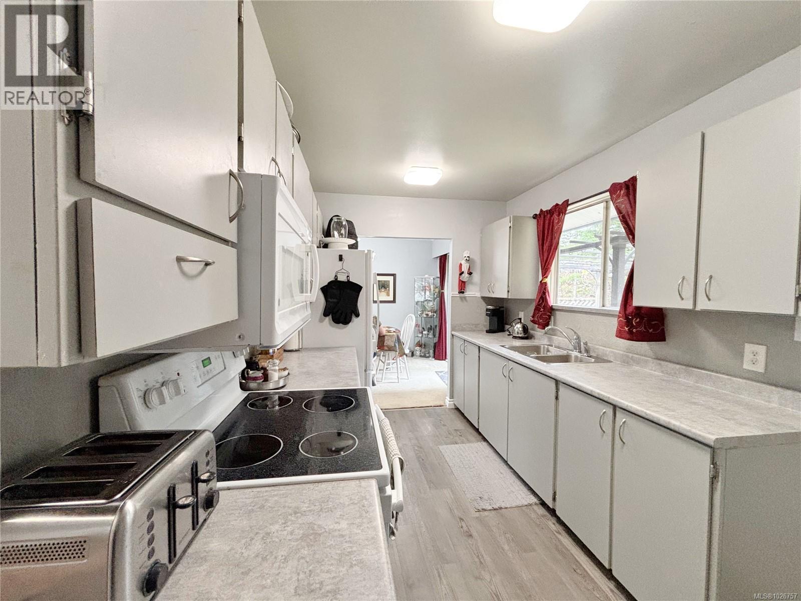 Residential in Gold River 3
