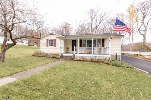 76 Washington Ave, Oxford, NJ, 07863-3039 | Card Image