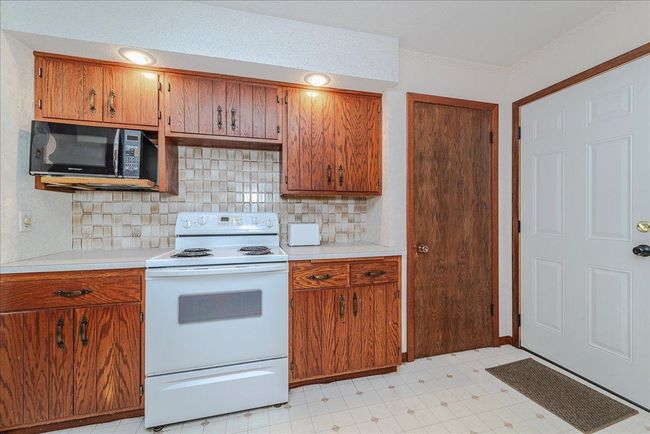 13-Kitchen Range | Image 13
