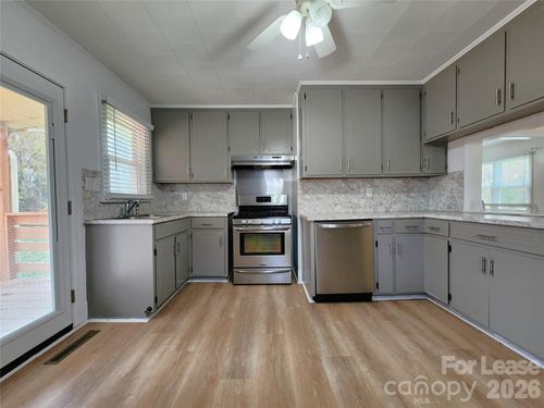 135 Oak Grove Rd, Statesville, NC, 28677-8579 | Card Image
