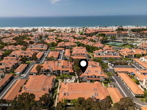 2226 Martinique Ln, Oxnard, CA, 93035-3621 | Card Image