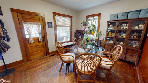 408 E Maple Ave, Libertyville, IA, 52567-9732 | Card Image