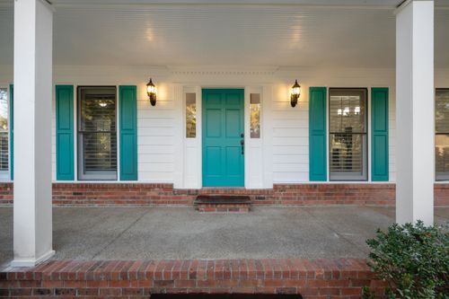 8675 Cedar Farms Dr, Cordova, TN, 38016-6141 | Card Image