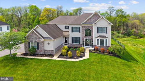 33 Waterton Dr, BEAR, DE, 19701-4915 | Card Image