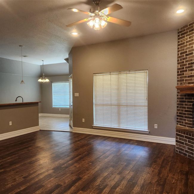 1210 Wells Fargo Blvd, House other with 4 bedrooms, 2 bathrooms and null parking in Bridgeport TX | Image 5