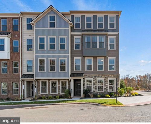 1108 Dabney Dr, MANASSAS PARK, VA, 20111-7255 | Card Image