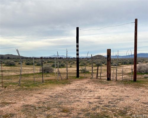 39025 Hervey Road, Hinkley, CA, 92347 | Card Image