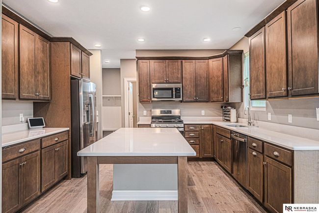 18514 Olive Cir, House other with 4 bedrooms, 4 bathrooms and 3 parking in Omaha NE | Image 14