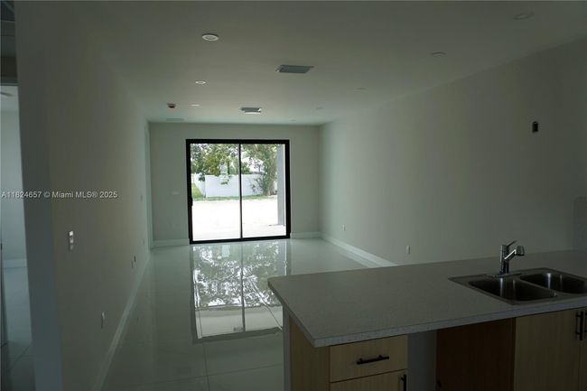 12387 Sw 220 Th St, Townhouse with 3 bedrooms, 2 bathrooms and null parking in Miami FL | Image 4