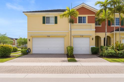 7702-7702 Paddock Pl, Davie, FL, 33328-3830 | Card Image