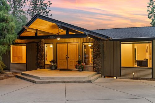 4105 S Adams Rd, Veradale, WA, 99037-9102 | Card Image