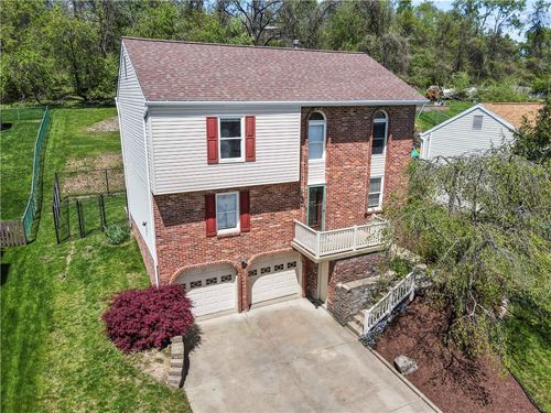 117 Dinwiddie Dr, New Kensington, PA, 15068-9310 | Card Image