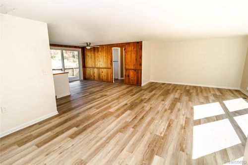 6208 Marathon Rd, Otter Lake, MI, 48464-9765 | Card Image