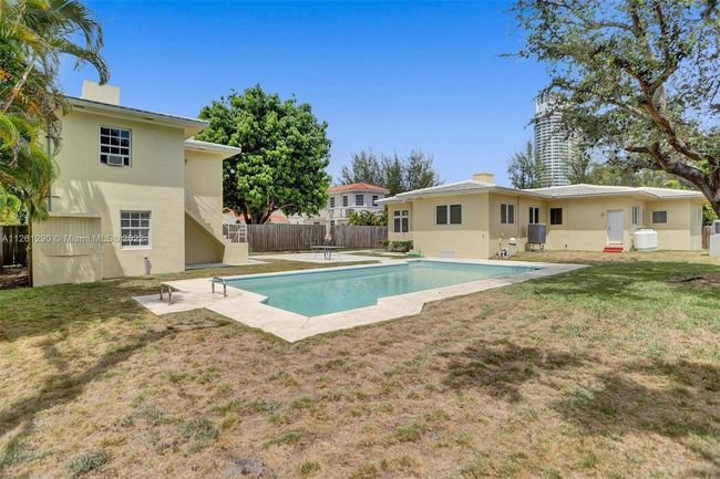 4340 Pine Tree Dr, House other with 5 bedrooms, 5 bathrooms and null parking in Miami Beach FL | Image 5