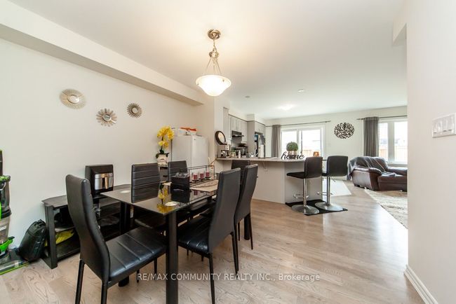 6 Westfield Dr, House attached with 3 bedrooms, 3 bathrooms and 1 parking in Whitby ON | Image 9
