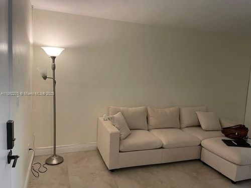 apt-305-6620 W 2nd Ct, Hialeah, FL, 33012-6798 | Card Image