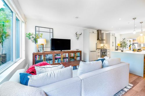 127-525 E 2nd Street, North Vancouver, BC, V7L1E1 | Card Image