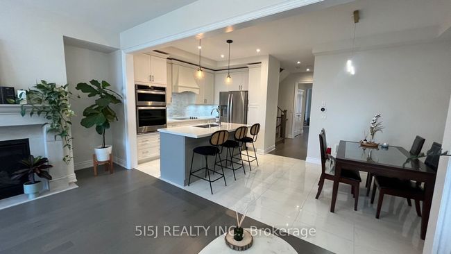 3236 Post Rd, House attached with 3 bedrooms, 3 bathrooms and 1 parking in Oakville ON | Image 9