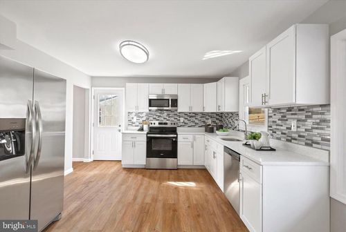 6309 Gredinger Dr, Clinton, MD, 20735-3426 | Card Image