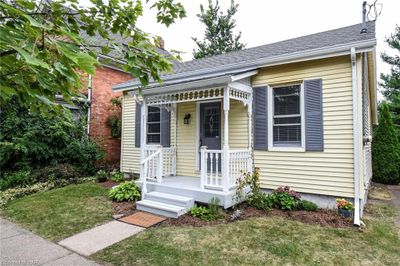 11 Henry St, House other with 3 bedrooms, 1 bathrooms and 3 parking in Saint Catharines ON | Image 2