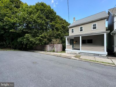 464 W White Street, House other with 4 bedrooms, 1 bathrooms and null parking in Summit Hill PA | Image 2