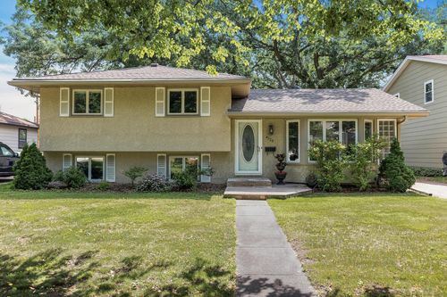 4128 Zane Ave N, Robbinsdale, MN, 55422-1649 | Card Image