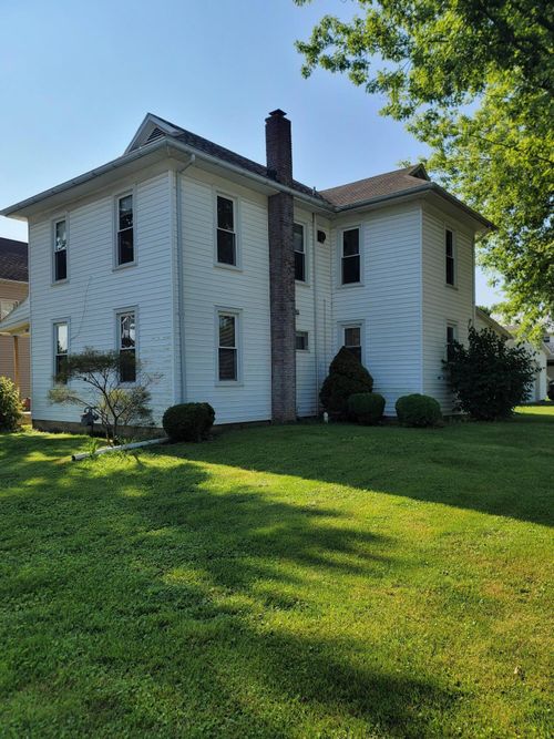 108 W Saffell Ave, Sycamore, OH, 44882-7520 | Card Image