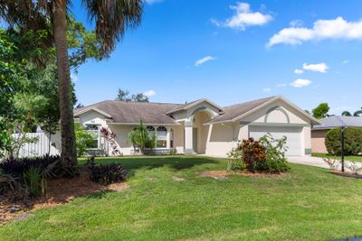 1926 Sw Gold Lane, House other with 3 bedrooms, 2 bathrooms and null parking in Port St Lucie FL | Image 3