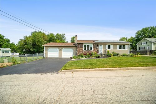 32 Myron St, West Warwick, RI, 02893-3020 | Card Image