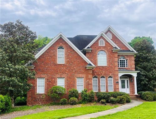 2140 Rossmore Rd, Clemmons, NC, 27012-7913 | Card Image