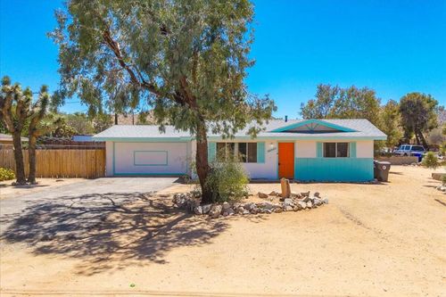 55733 Onaga Trl, Yucca Valley, CA, 92284-3361 | Card Image