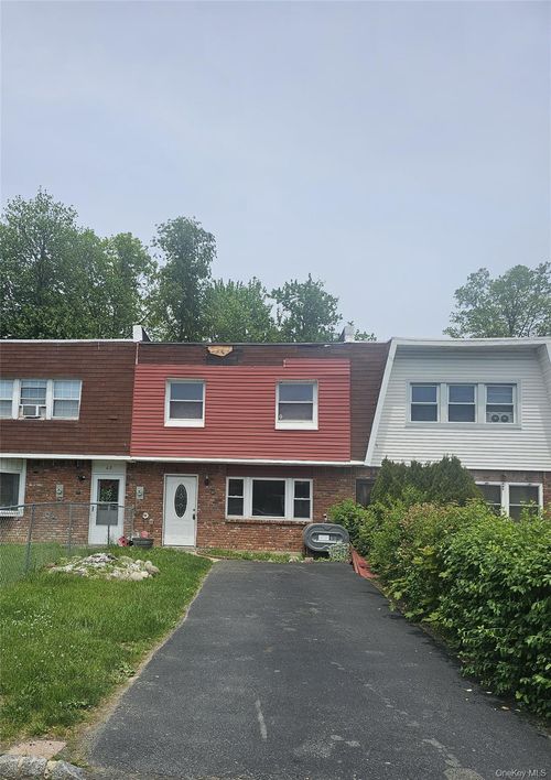 60 Sarah Ln, Middletown, NY, 10941-4021 | Card Image