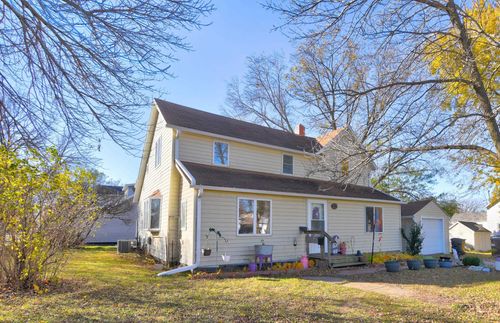 1320 3rd Ave S, Estherville, IA, 51334-2735 | Card Image