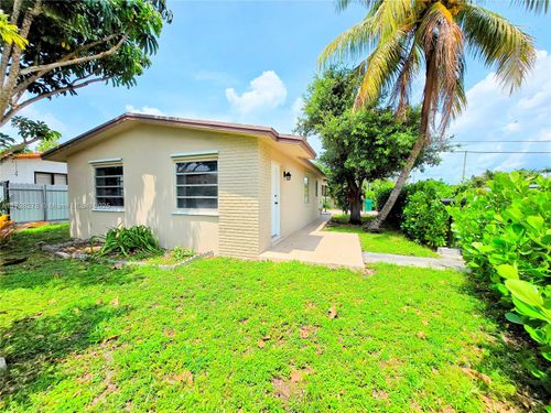 7200 Nw 4th St, Miami, FL, 33126-4214 | Card Image