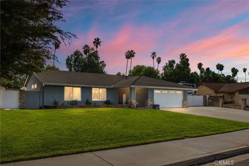 9804 Calle Esplanade, Riverside, CA, 92503-6202 | Card Image