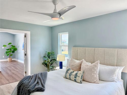 11145 4th St E, TREASURE ISLAND, FL, 33706-3001 | Card Image