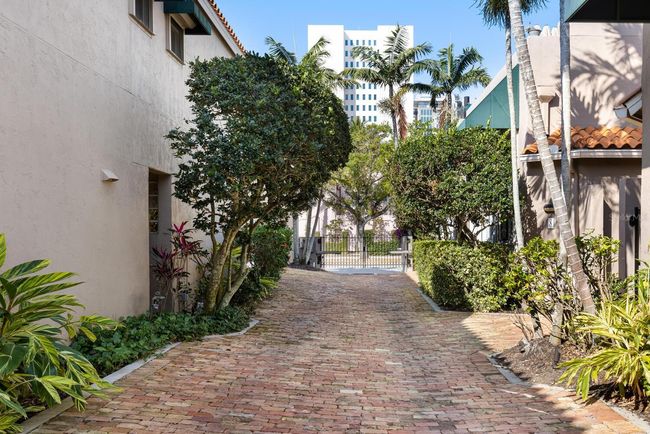 APT-3 - 200 Cocoanut Ave, Townhouse with 2 bedrooms, 3 bathrooms and null parking in Sarasota FL | Image 18