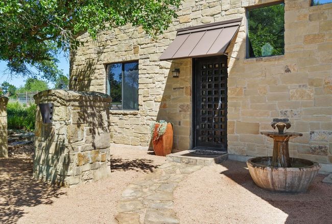 2401 W Fitzhugh Rd, House other with 3 bedrooms, 3 bathrooms and 3 parking in Dripping Springs TX | Image 10