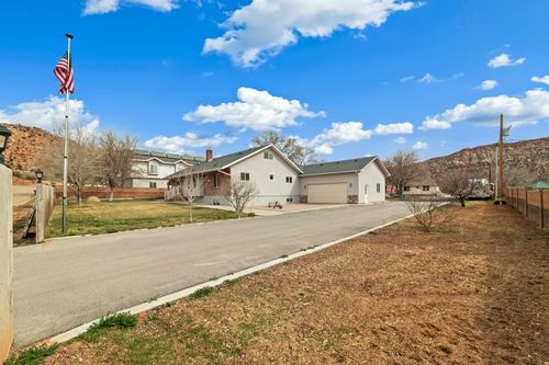 720 N Central St, Hildale, UT, 84784-7800 | Card Image