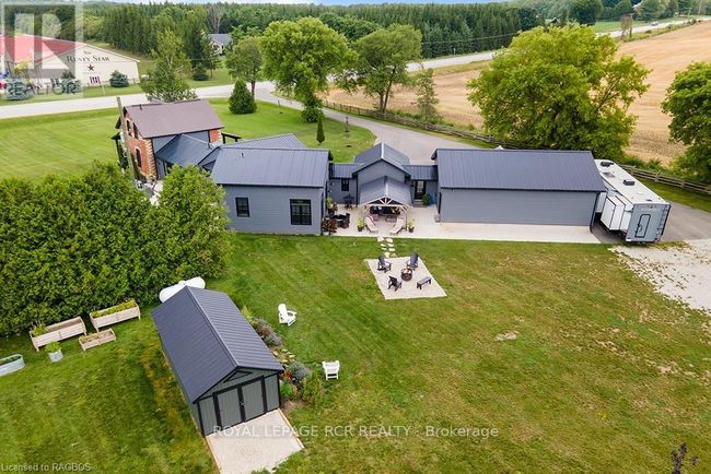 408082 Grey Road 4, House other with 3 bedrooms, 3 bathrooms and 13 parking in Maxwell ON | Image 38