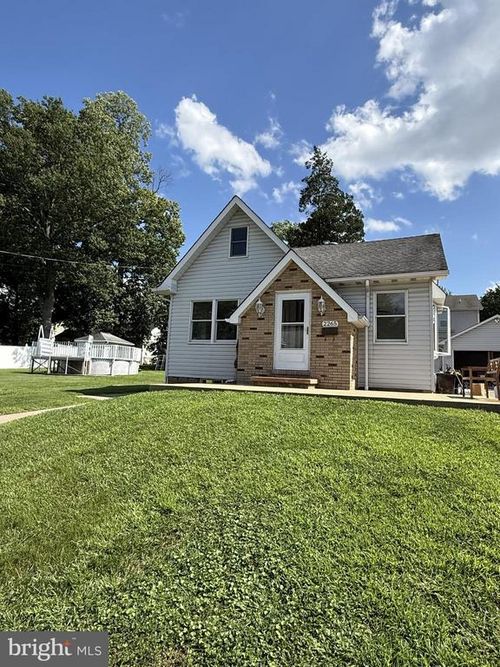 2265 Ogden Ave, BENSALEM, PA, 19020-5225 | Card Image