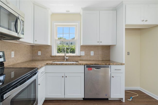208 W View Rd, House other with 4 bedrooms, 3 bathrooms and 4 parking in Middletown RI | Image 21